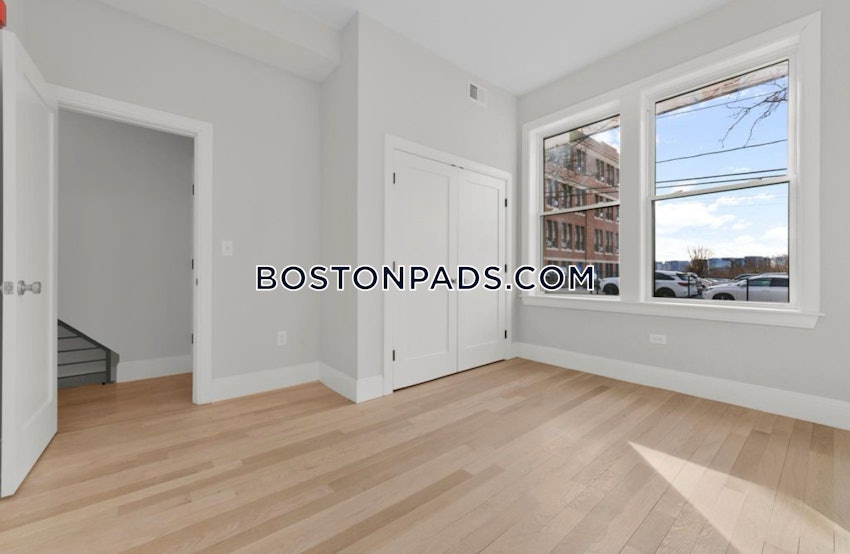BOSTON - EAST BOSTON - JEFFRIES POINT - 5 Beds, 4 Baths - Image 12