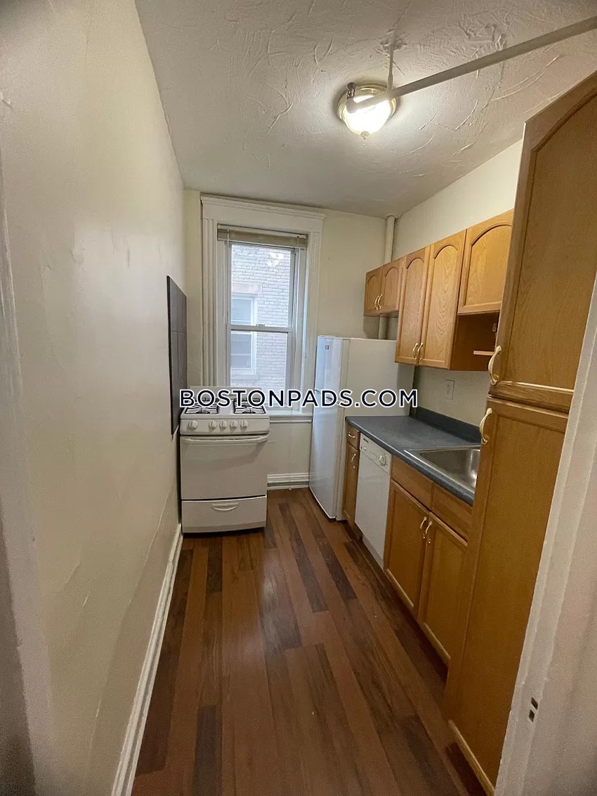 BROOKLINE- BROOKLINE VILLAGE - 1 Bed, 1 Bath - Image 3