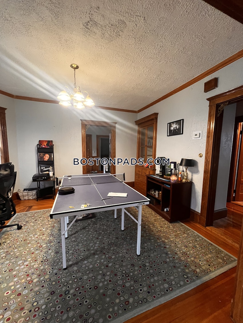 SOMERVILLE - WINTER HILL - 3 Beds, 1 Bath - Image 1