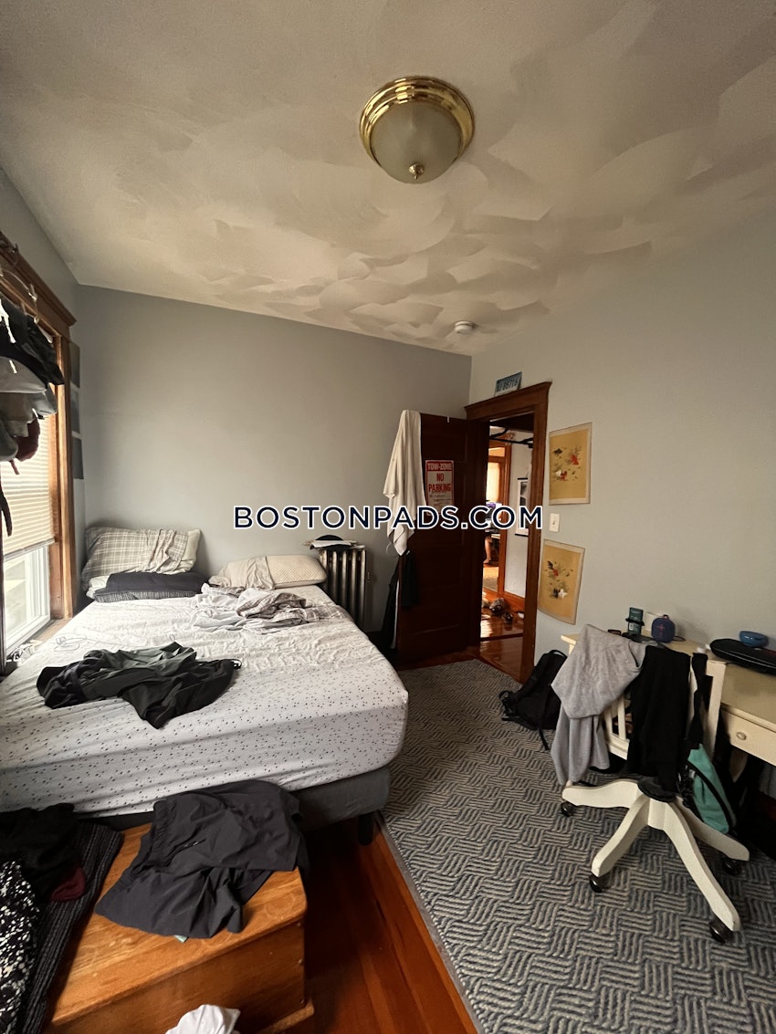 SOMERVILLE - WINTER HILL - 3 Beds, 1 Bath - Image 12