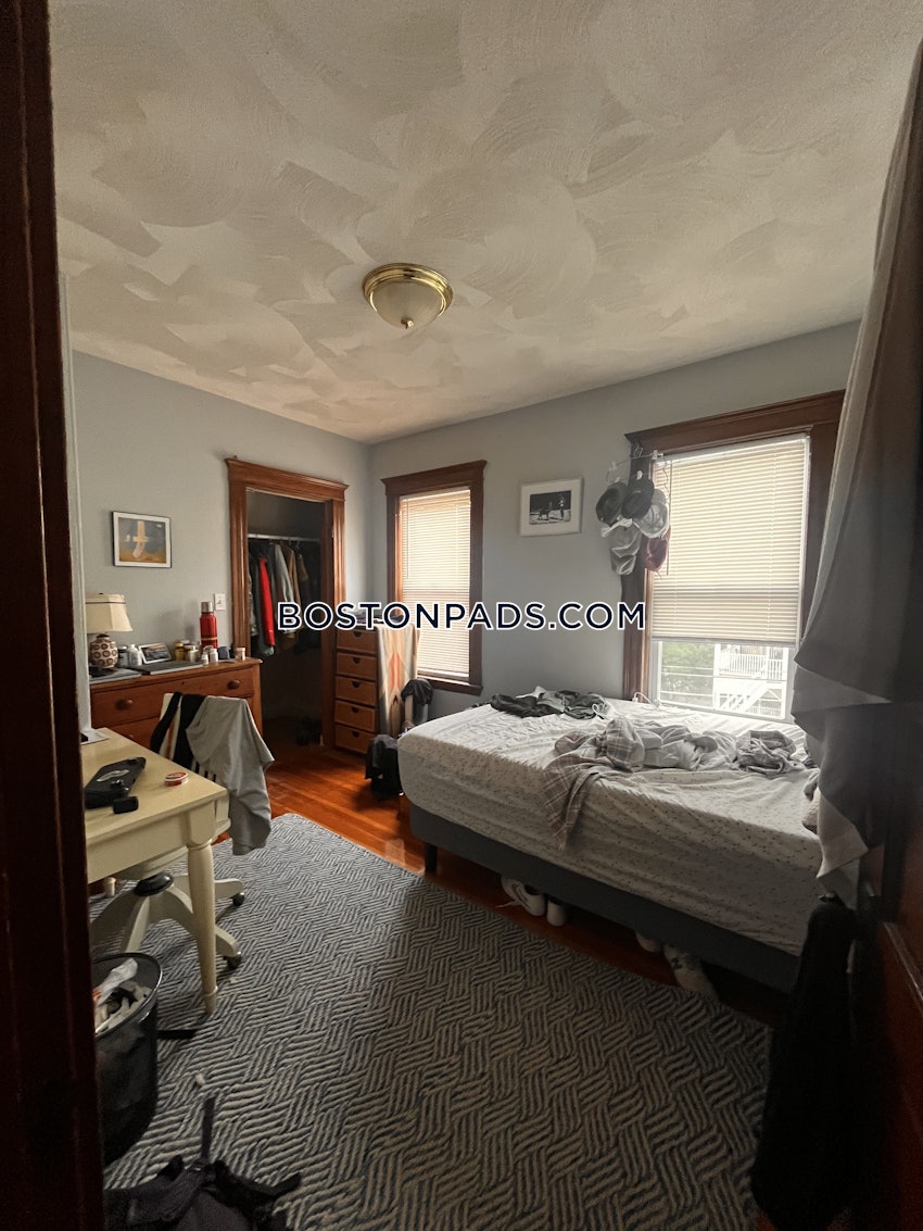 SOMERVILLE - WINTER HILL - 3 Beds, 1 Bath - Image 11