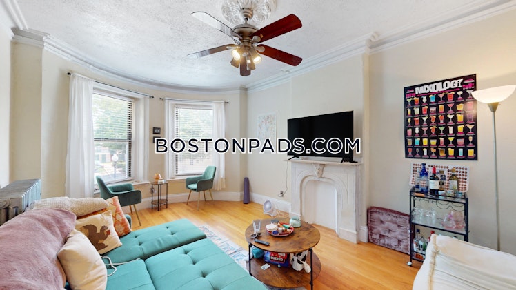 Hammond St., Roxbury Crossing