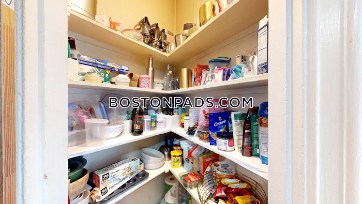 Hammond St., Roxbury Crossing