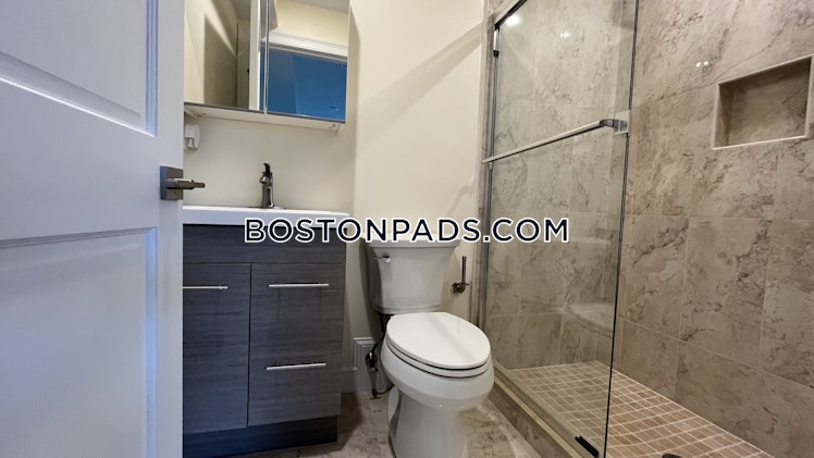 Commonwealth Ave., Boston