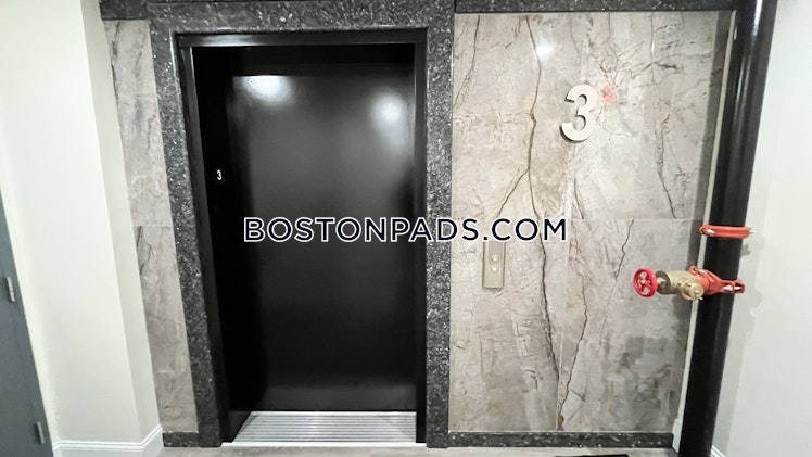 Commonwealth Ave., Boston