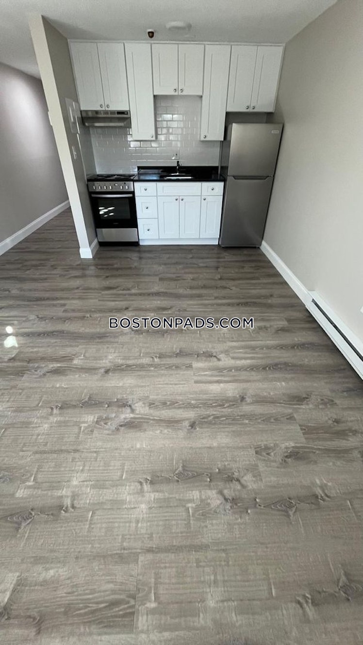 Farm Rd., Marlborough