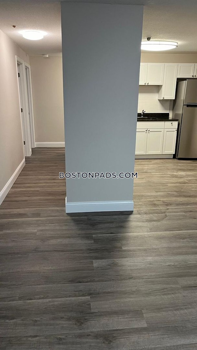 Farm Rd., Marlborough