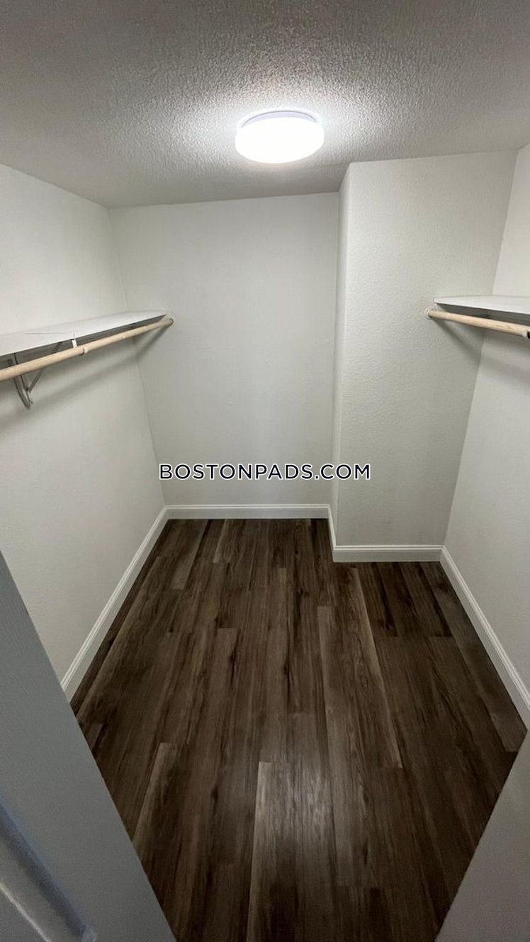 Farm Rd., Marlborough