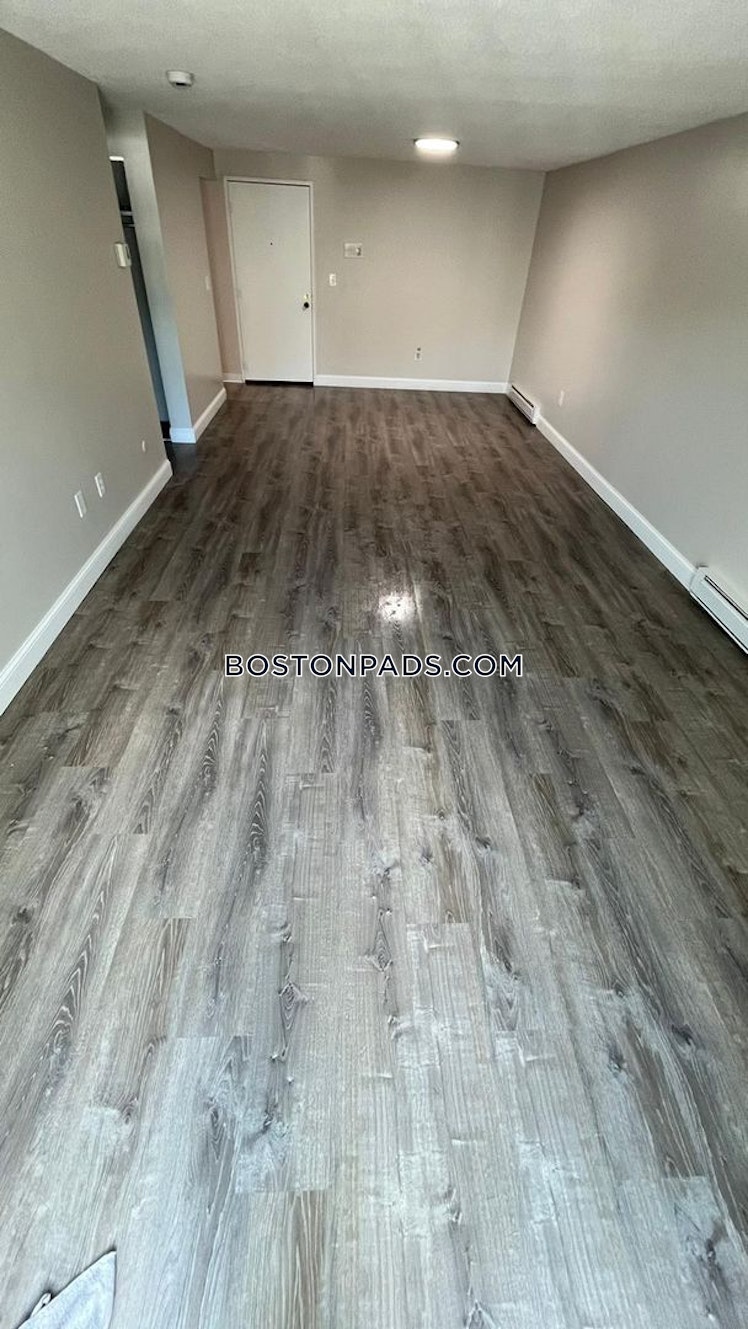 Farm Rd., Marlborough