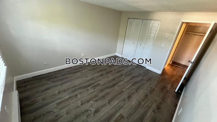 Farm Rd., Marlborough