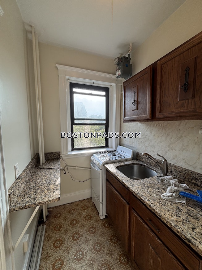Malden - $1,900+ /mo