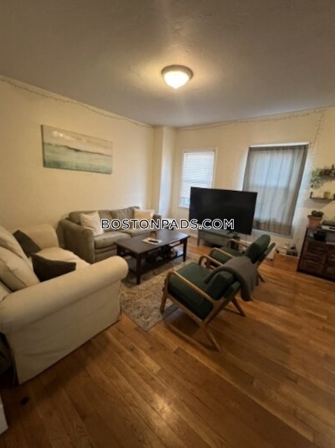 Sexton Ct. Boston photo 1