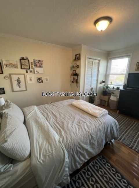 Sexton Ct. Boston photo 6