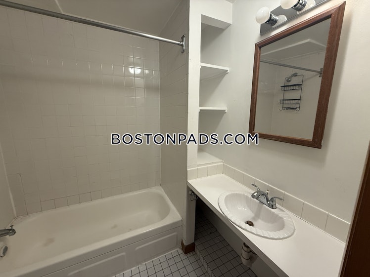 West Cedar St., Boston