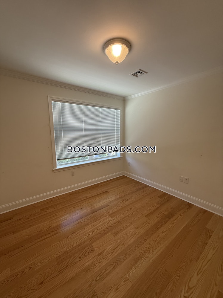 Ellery Ct., Brookline