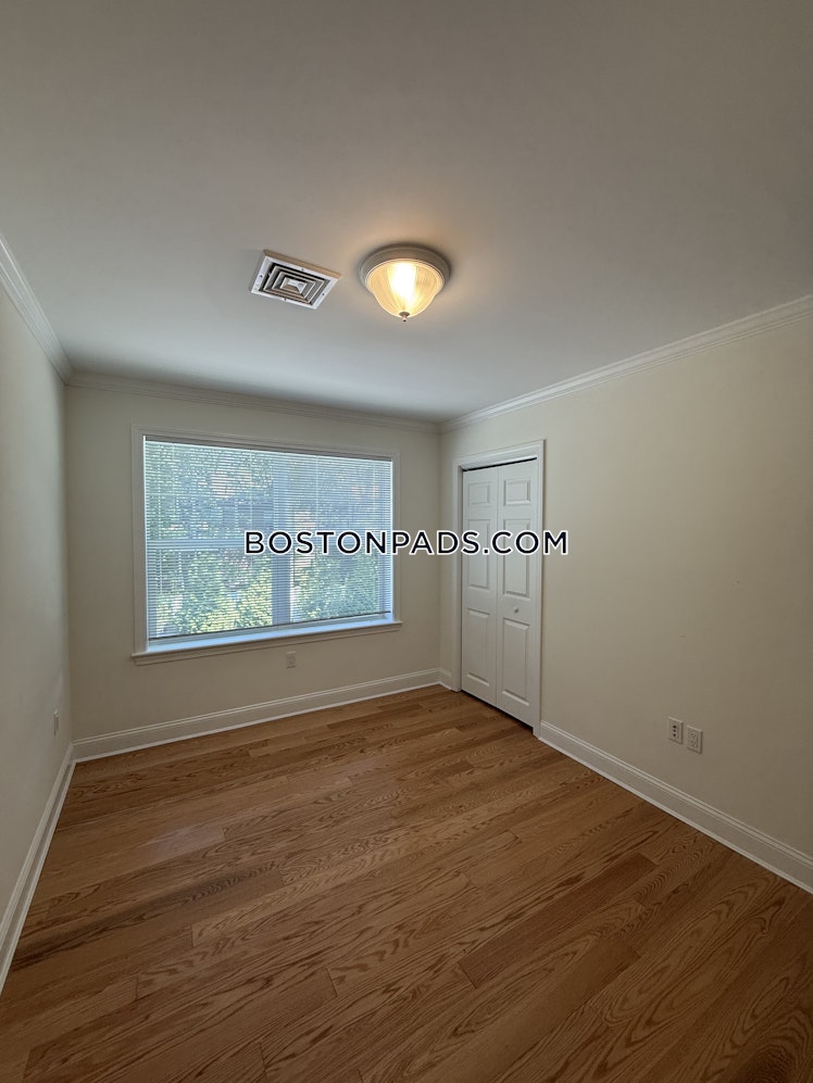 Ellery Ct., Brookline