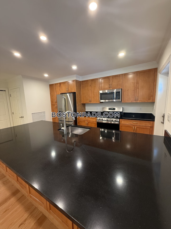 brookline-3-beds-25-baths-chestnut-hill-5895-6069255 