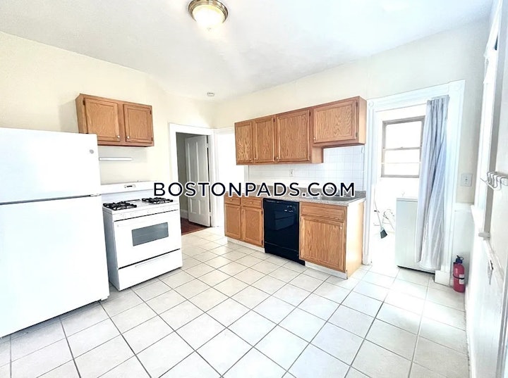 brighton-3-beds-1-bath-boston-3300-8011190 