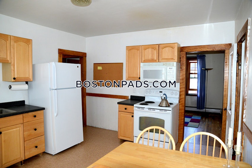 CAMBRIDGE - HARVARD SQUARE - 4 Beds, 1 Bath - Image 5