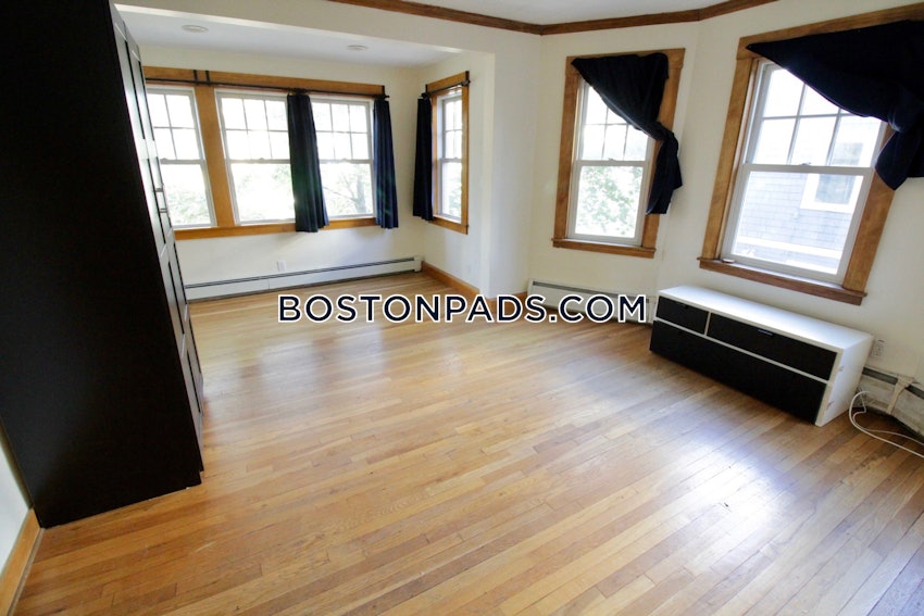 CAMBRIDGE - HARVARD SQUARE - 4 Beds, 1 Bath - Image 25
