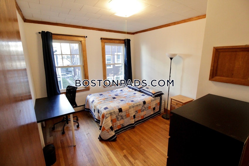 CAMBRIDGE - HARVARD SQUARE - 4 Beds, 1 Bath - Image 7