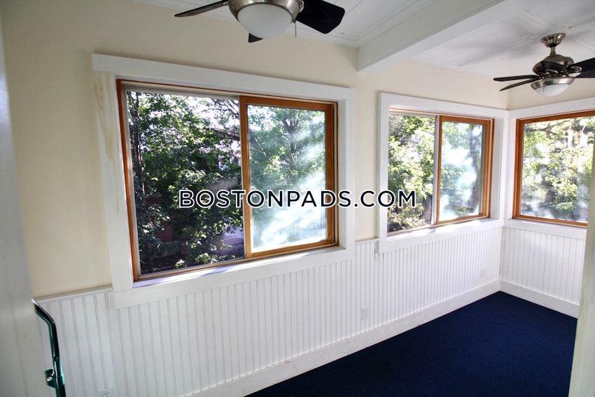 CAMBRIDGE - HARVARD SQUARE - 4 Beds, 1 Bath - Image 17