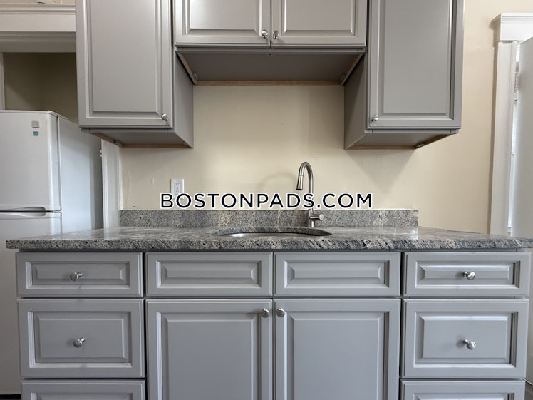 Fellsway West, Medford