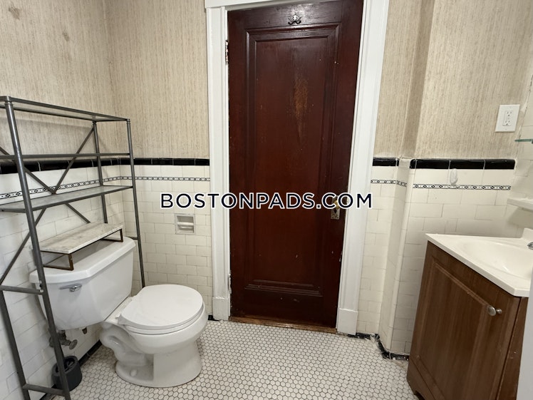 Fellsway West, Medford