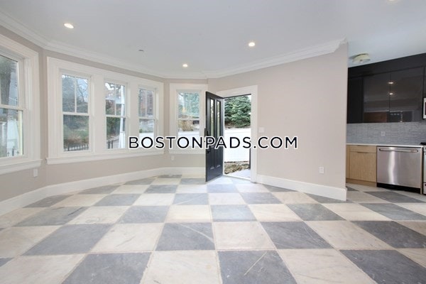 Brookline - 2 Beds, 1 Baths