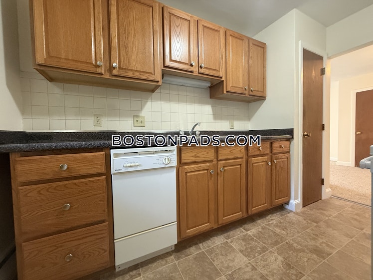 Brattle Dr., Arlington