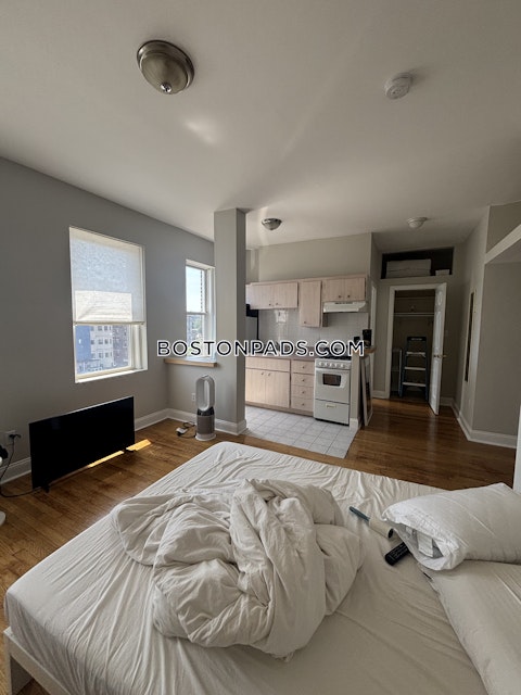 Commonwealth Ave. Boston photo 4