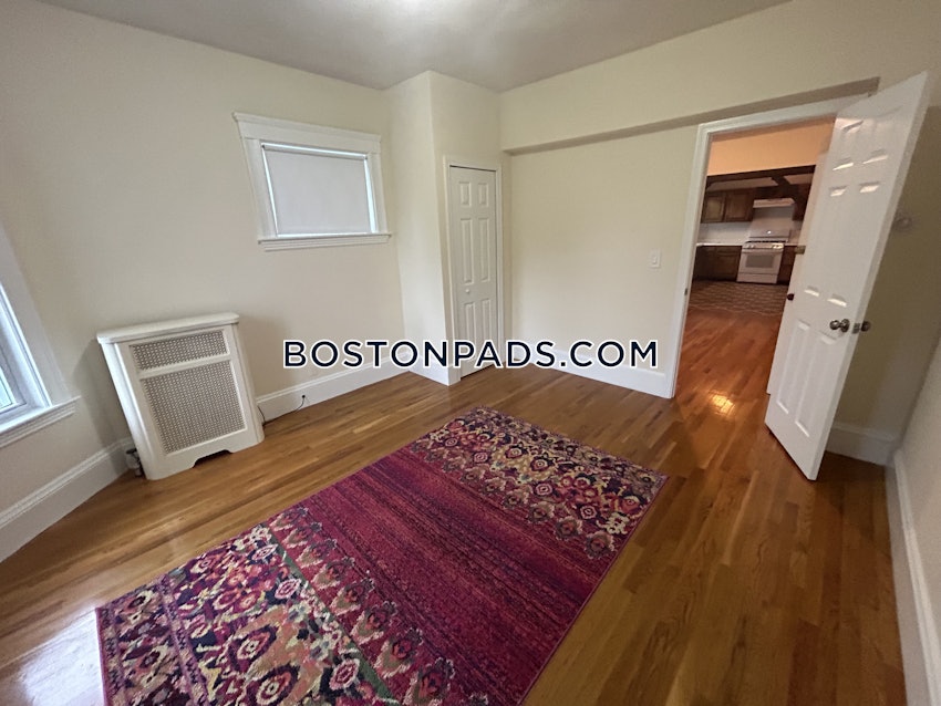 SOMERVILLE - TUFTS - 2 Beds, 2 Baths - Image 9