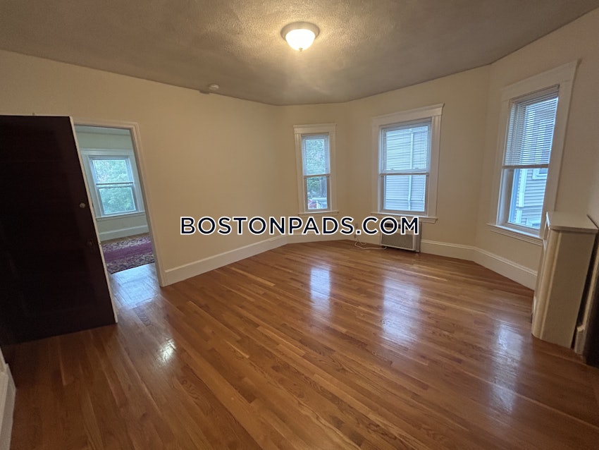 SOMERVILLE - TUFTS - 2 Beds, 2 Baths - Image 7