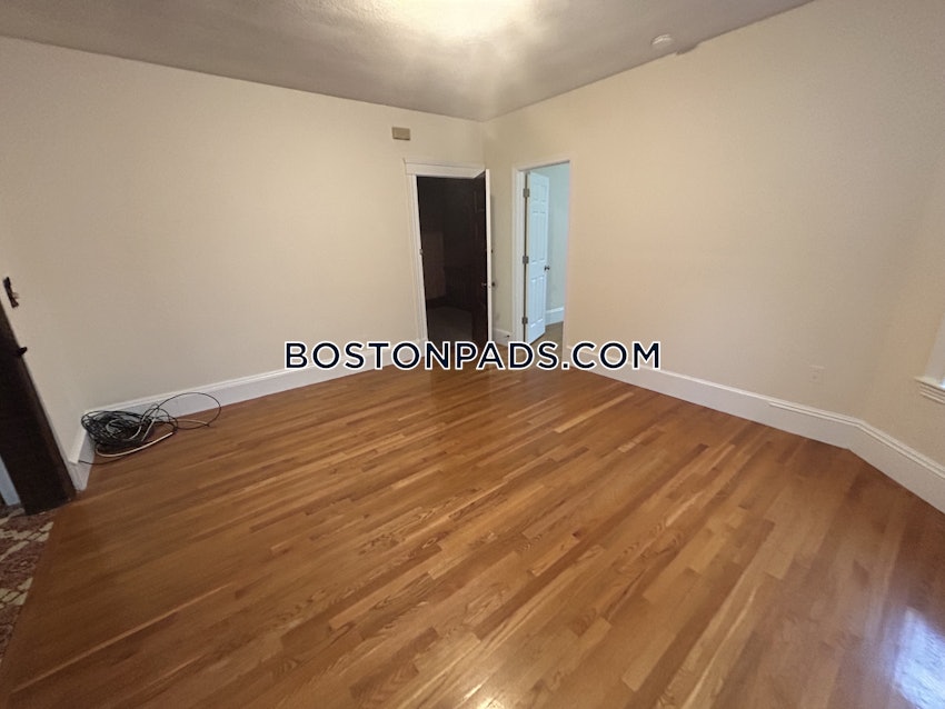 SOMERVILLE - TUFTS - 2 Beds, 2 Baths - Image 12