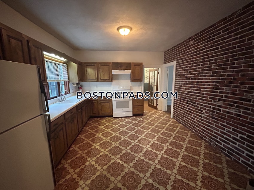 SOMERVILLE - TUFTS - 2 Beds, 2 Baths - Image 3