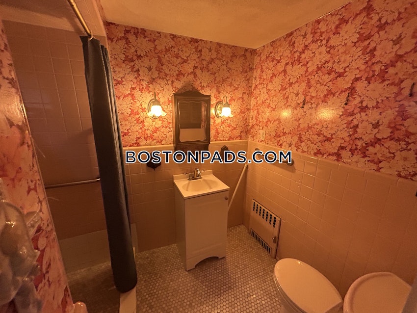 SOMERVILLE - TUFTS - 2 Beds, 2 Baths - Image 21