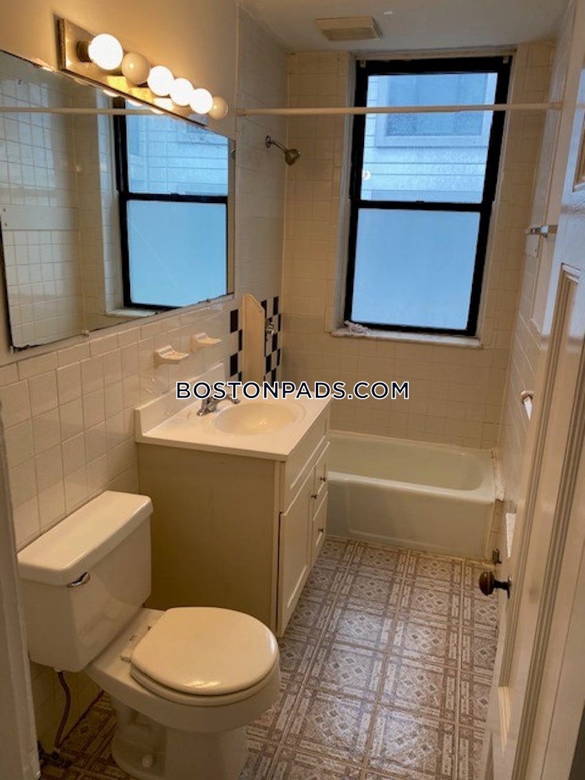 BOSTON - BACK BAY - 3 Beds, 1 Bath - Image 35