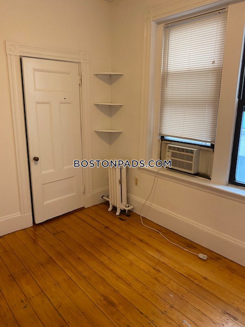 BOSTON - BACK BAY - 3 Beds, 1 Bath - Image 30