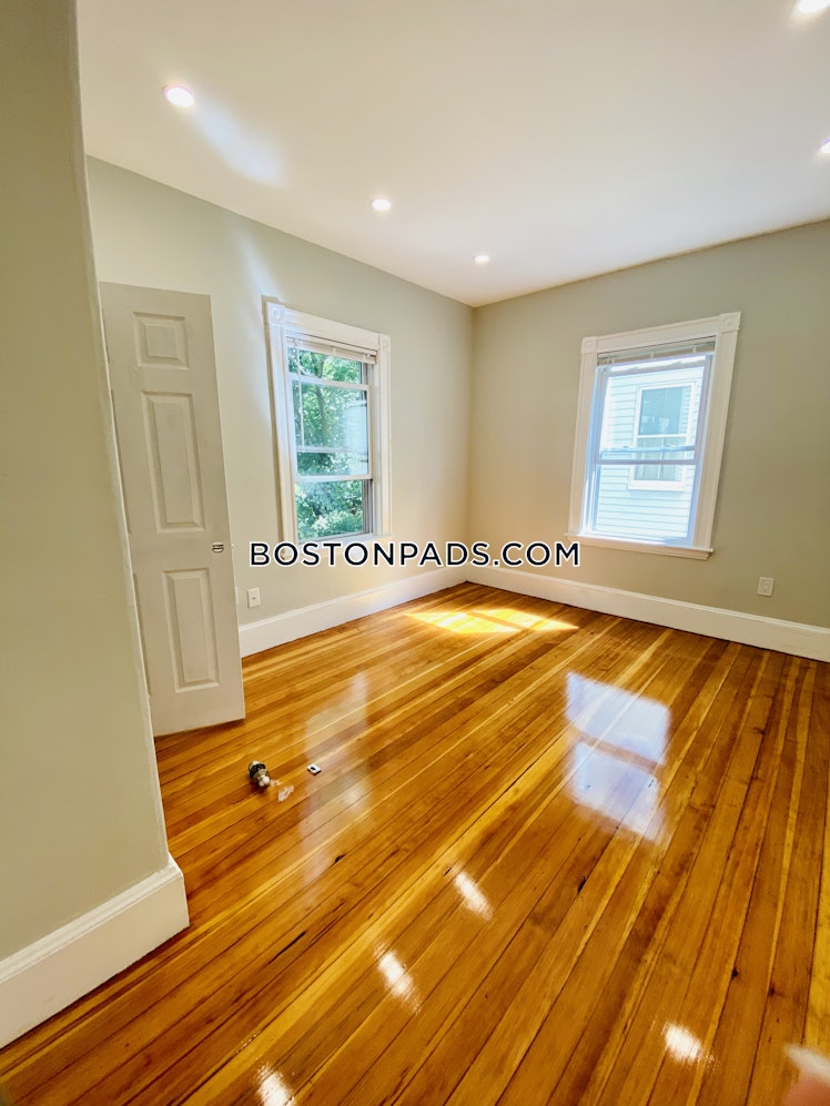 Hyde Park Ave., Boston