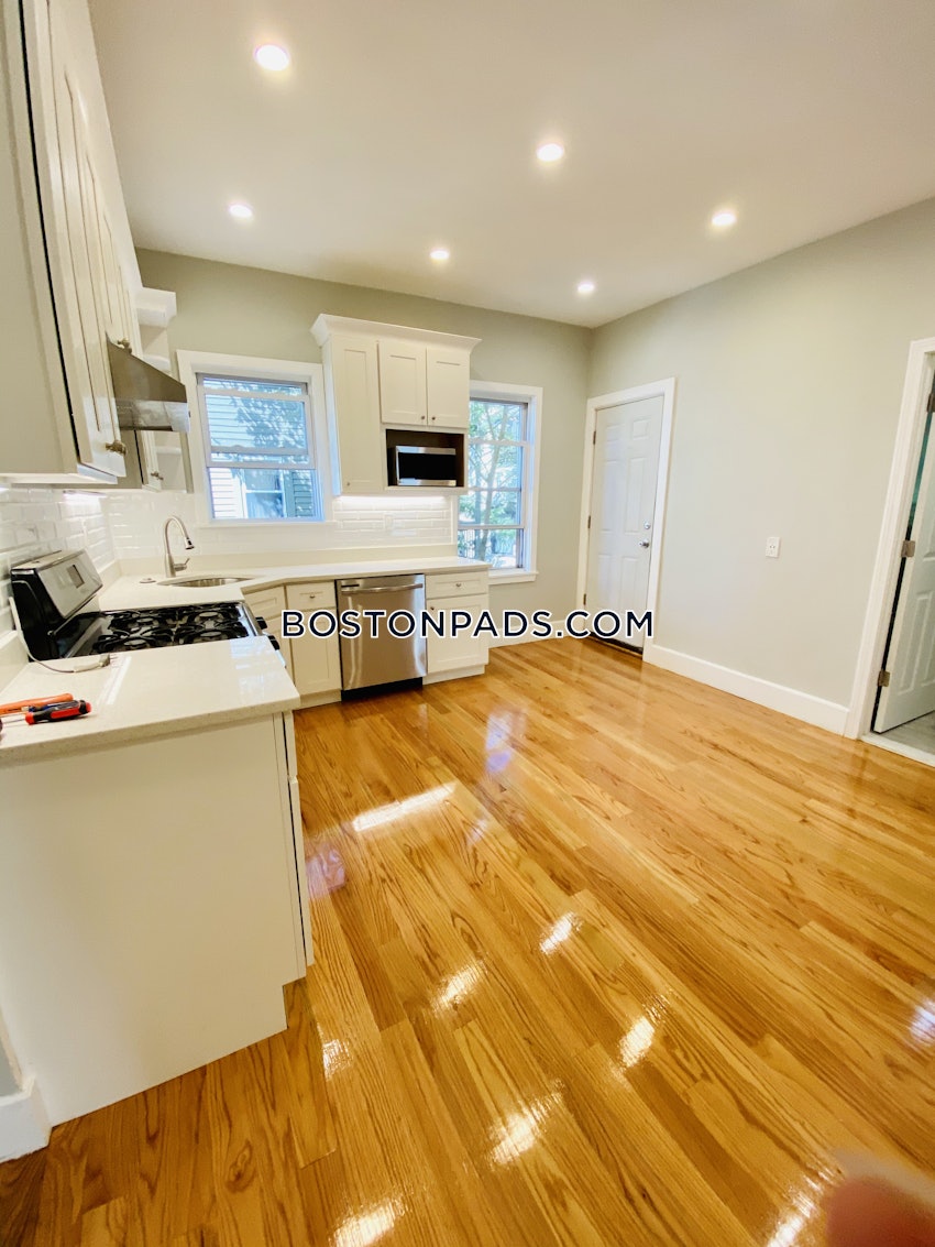 BOSTON - JAMAICA PLAIN - FOREST HILLS - 4 Beds, 2 Baths - Image 44