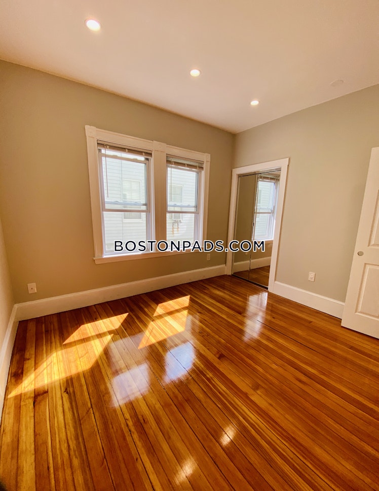 Hyde Park Ave., Boston