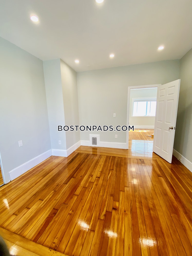 Hyde Park Ave., Boston