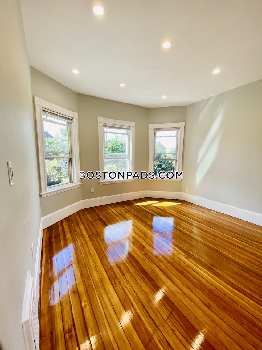 BOSTON - JAMAICA PLAIN - FOREST HILLS - 4 Beds, 2 Baths - Image 37