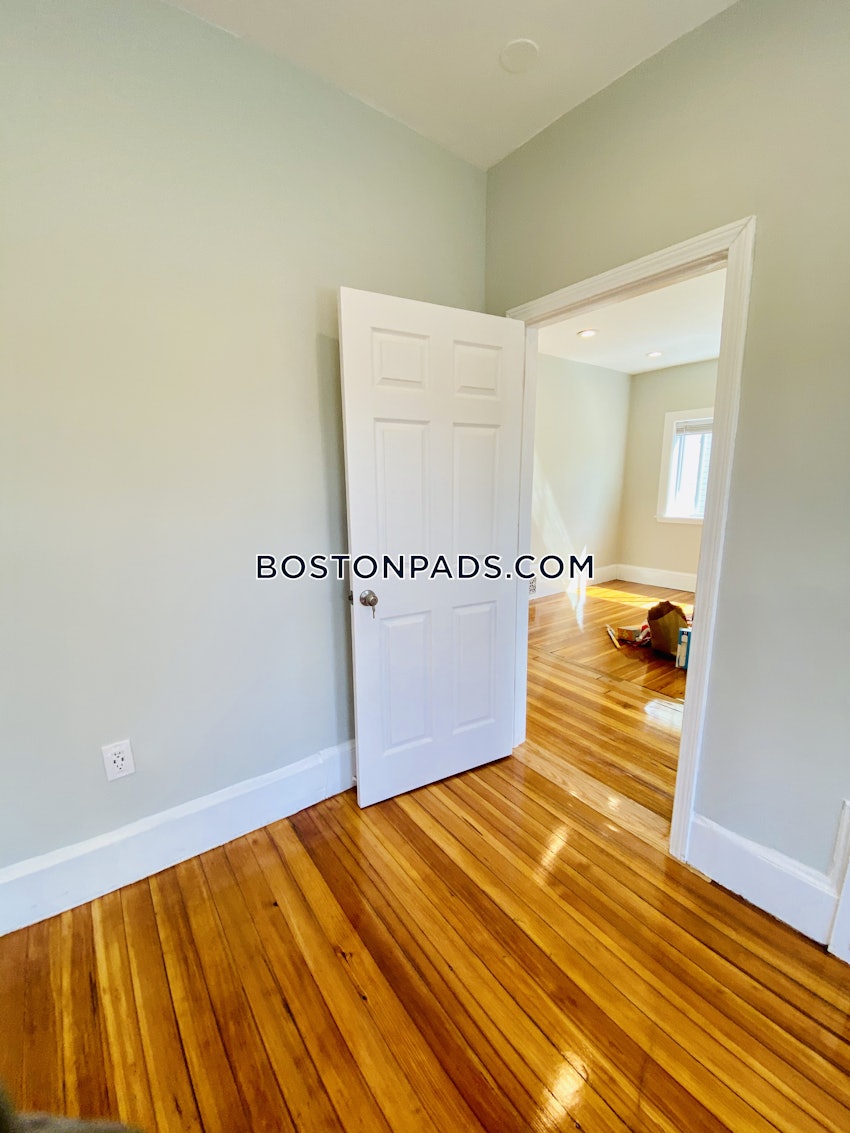 BOSTON - JAMAICA PLAIN - FOREST HILLS - 4 Beds, 2 Baths - Image 35