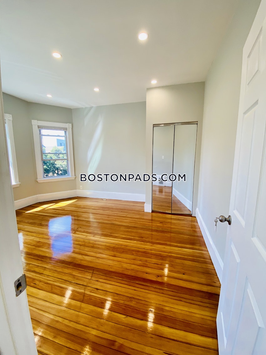 BOSTON - JAMAICA PLAIN - FOREST HILLS - 4 Beds, 2 Baths - Image 34