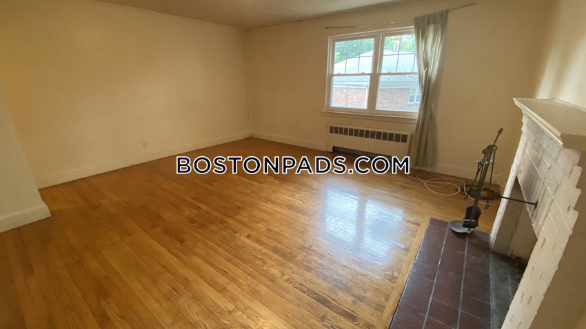 BROOKLINE - CHESTNUT HILL - 4 Beds, 2 Baths - Image 16