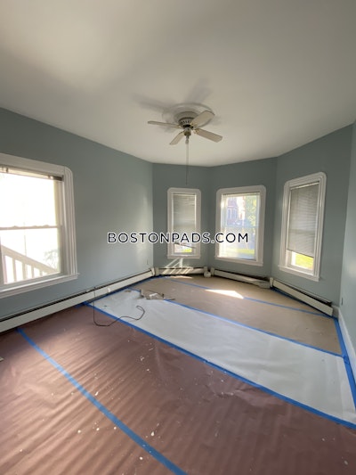 Somerville 3 Beds 1 Bath  West Somerville/ Teele Square - $4,100