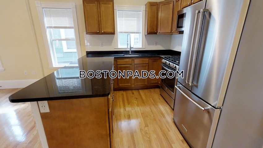 SOMERVILLE - DAVIS SQUARE - 4 Beds, 2 Baths - Image 10