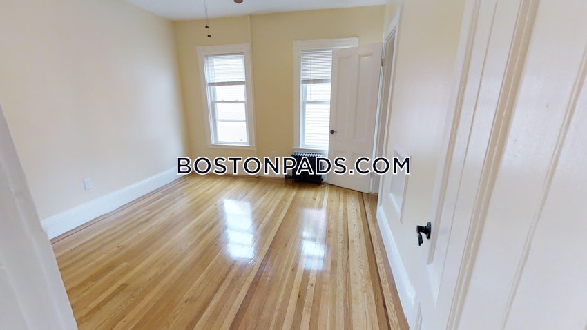 SOMERVILLE - DAVIS SQUARE - 4 Beds, 2 Baths - Image 7