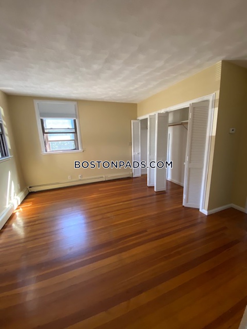 CHELSEA - 2 Beds, 2 Baths - Image 20